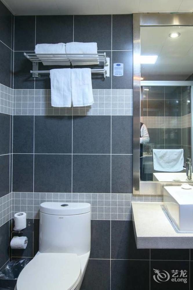 Hotel Hanting Express Lujiazui Minsheng Road 3*